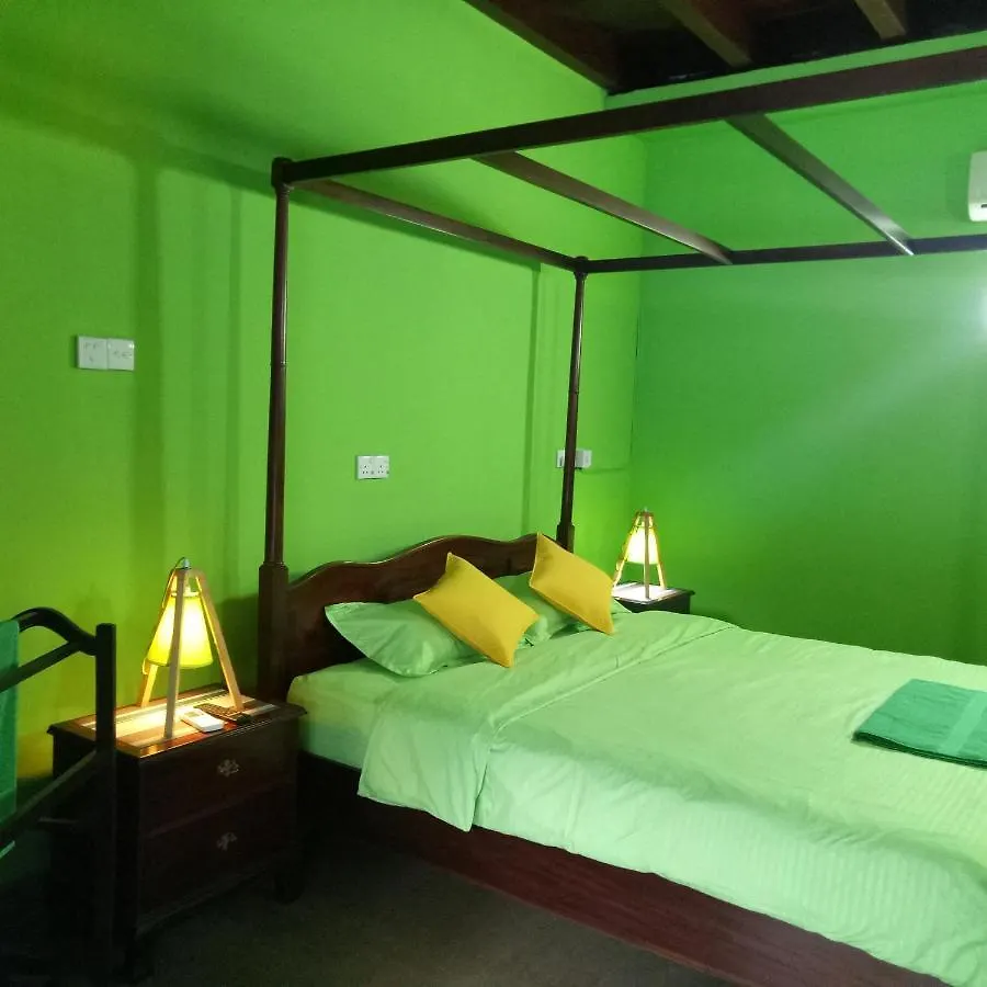 Palms Villa Negombo 0*,
