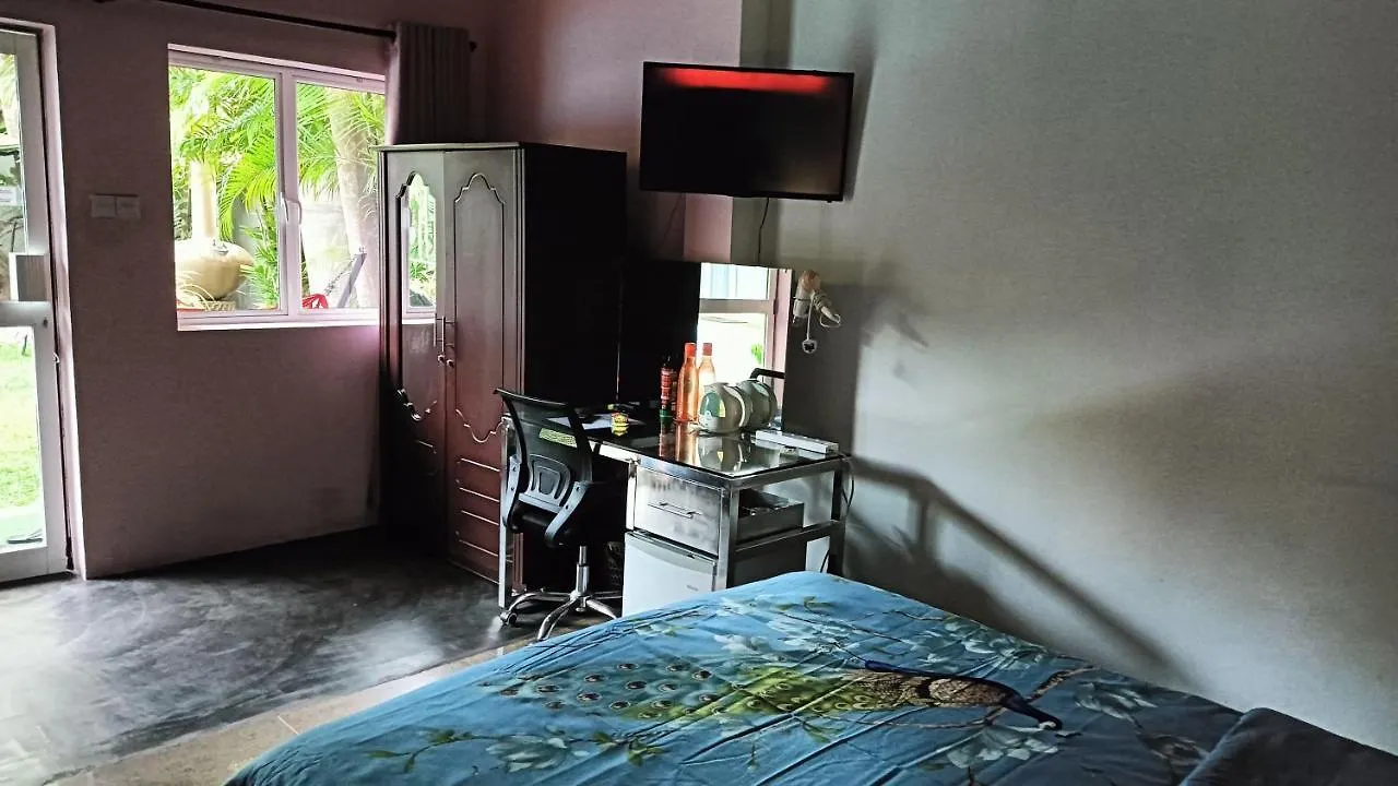 Palms Villa Negombo Bed & Breakfast