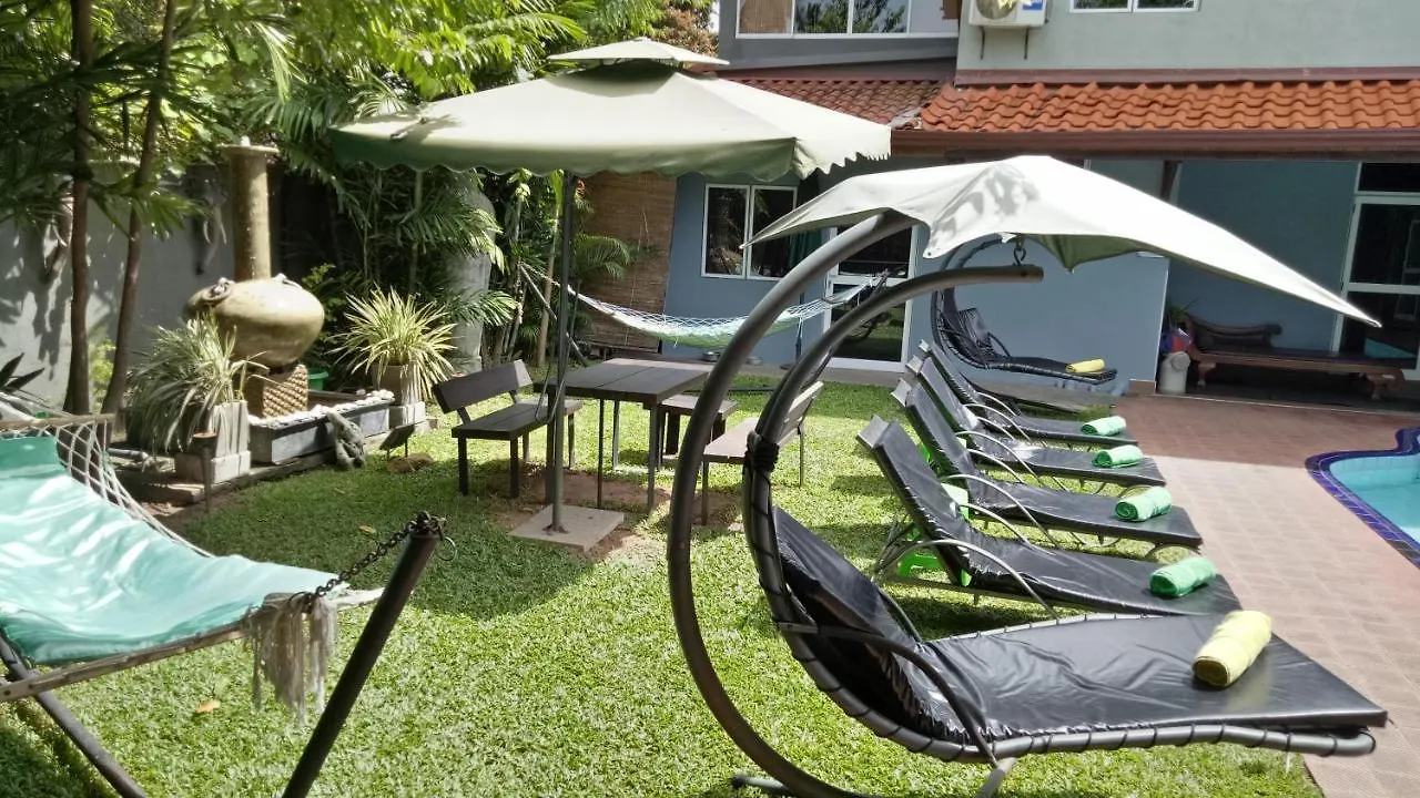 Palms Villa Negombo Bed & Breakfast